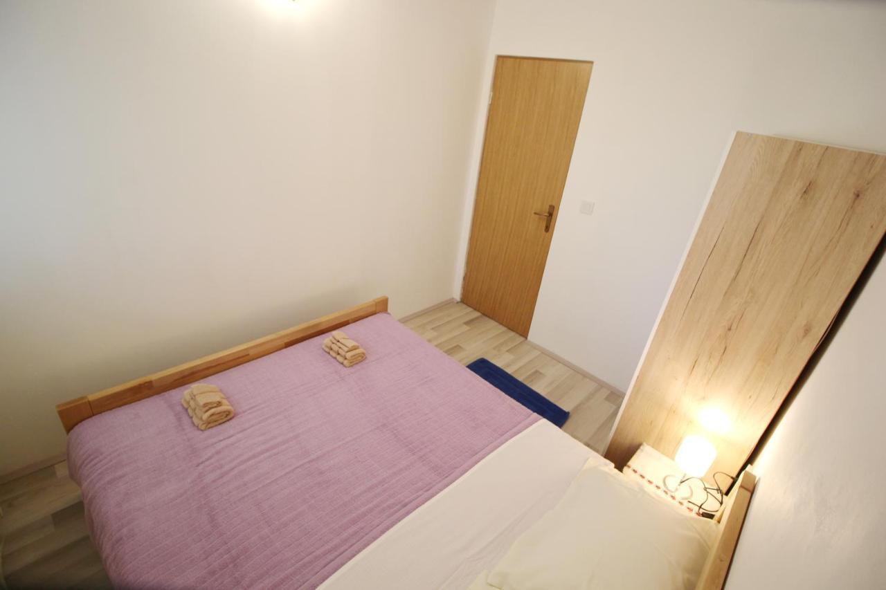 Apartment Suzy Nin Exteriör bild