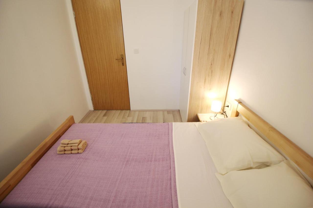 Apartment Suzy Nin Exteriör bild